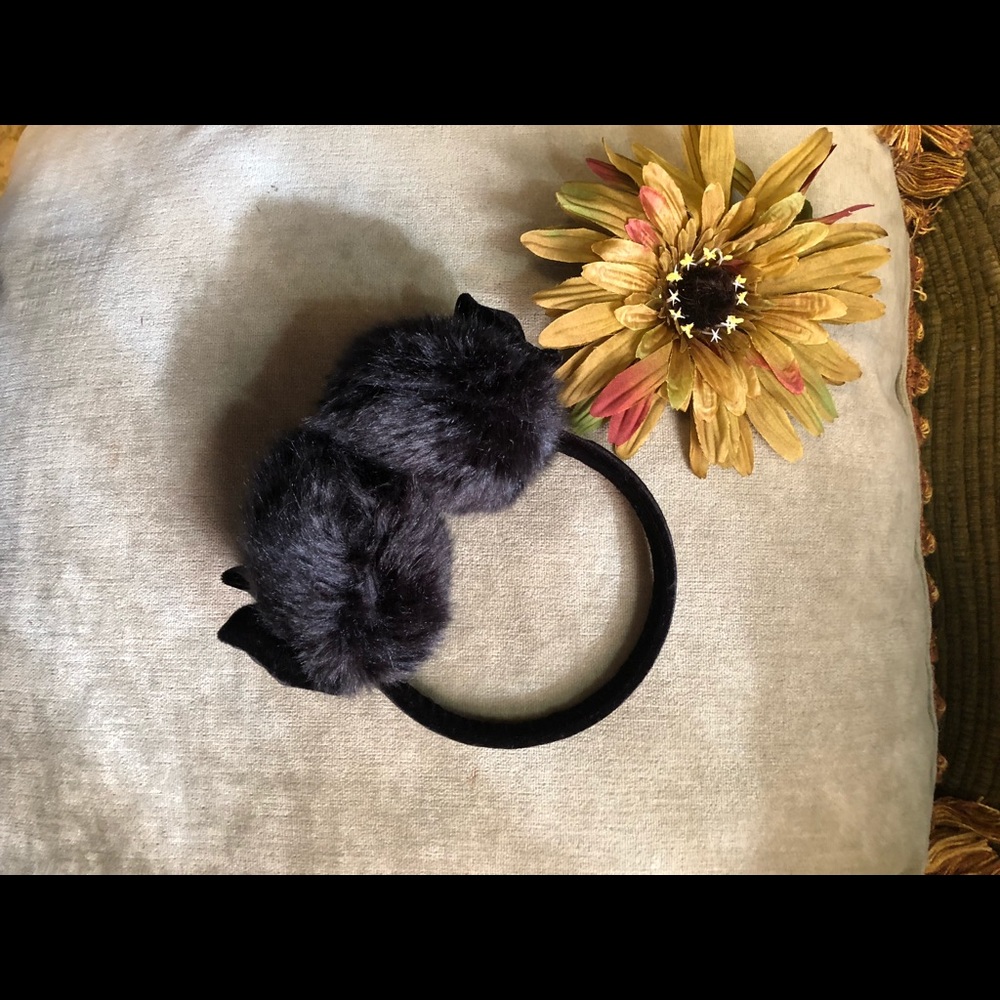 💜 3/$15 💜Black Faux Fur EarMuffs